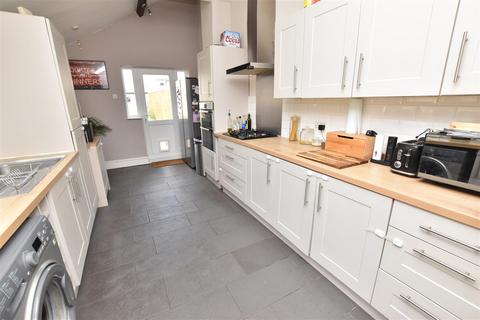 3 bedroom terraced house for sale, Legsby Avenue, Grimsby DN32