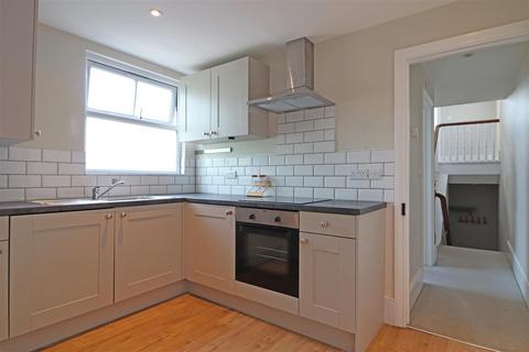 1 bedroom flat for sale, Ladbroke Road, Redhill