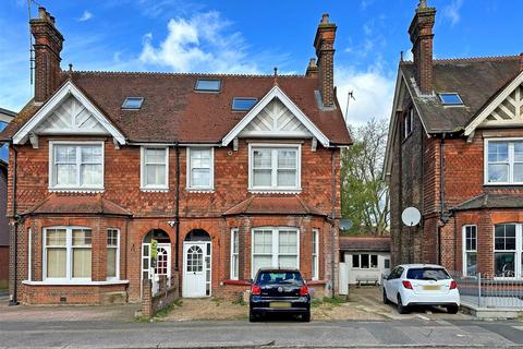 Ladbroke Road, Redhill