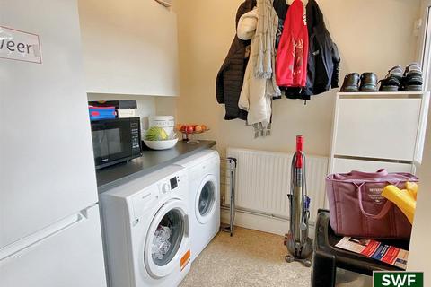 17 Birchwood Road, Wolverhampton, WV4 5UL
