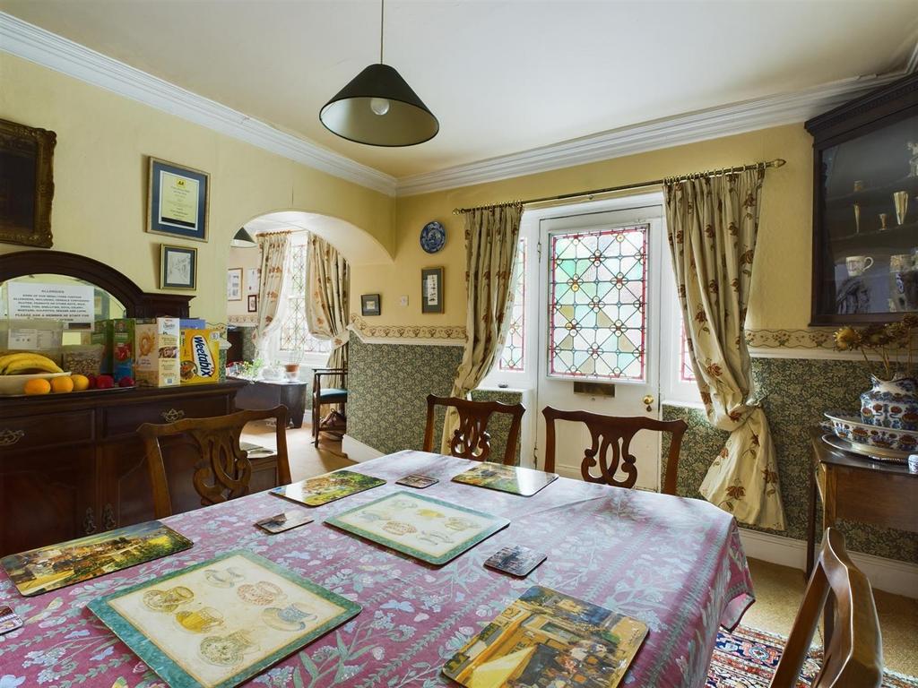 Dining Room / Hallway