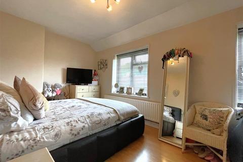 3 bedroom terraced house for sale, Castleton Road, London, SE9