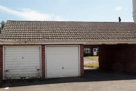Garage to rent, Buckingham Drive, Chichester