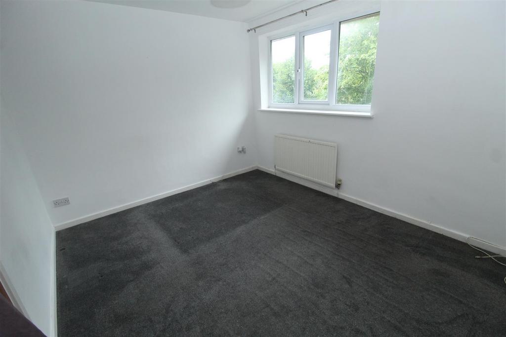 Bed1.JPG
