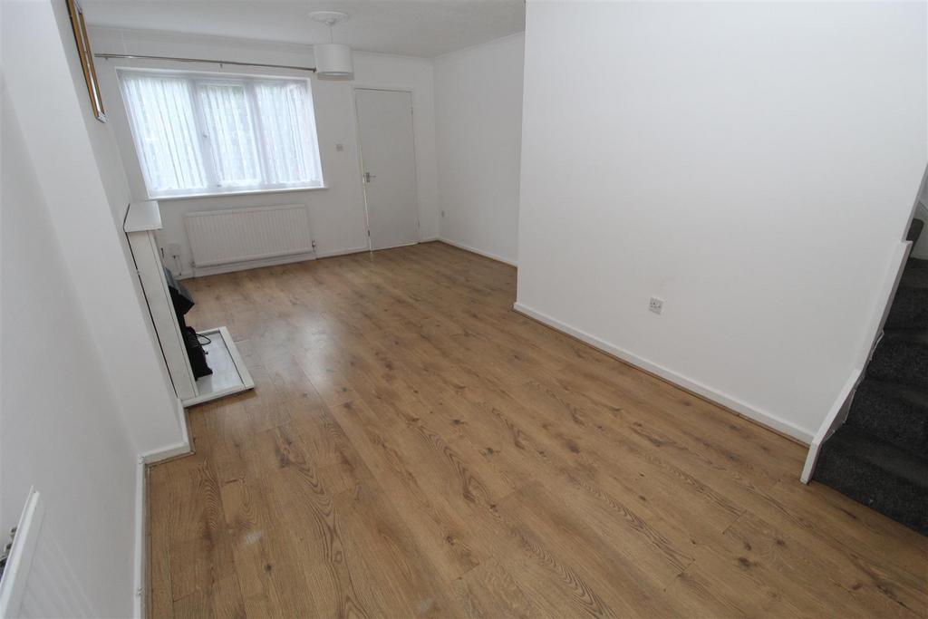 Living Room4.JPG