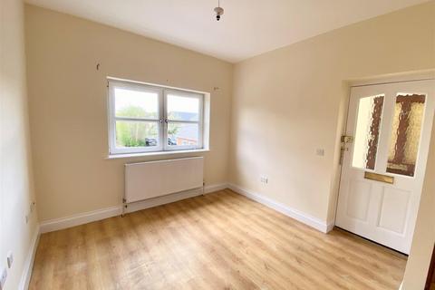 1 bedroom flat to rent, Hidden Close, West Molesey