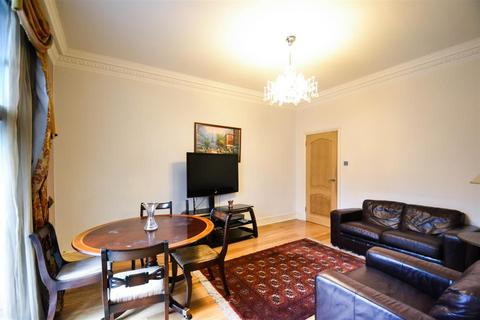 3 bedroom flat to rent, Earsby Street, Kensington, W14