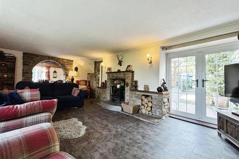 4 bedroom detached house for sale, Tarrywell House, Craven Arms Road, Aston-On-Clun,