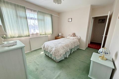 175 Tamar Way, Slough, SL3 8SZ
