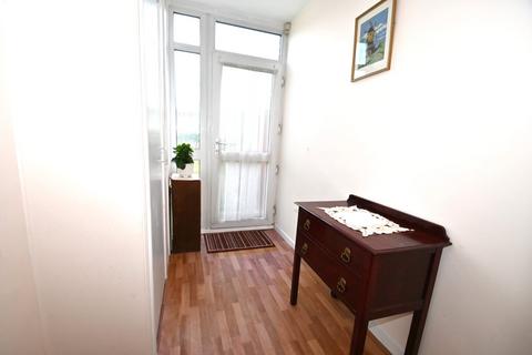 175 Tamar Way, Slough, SL3 8SZ