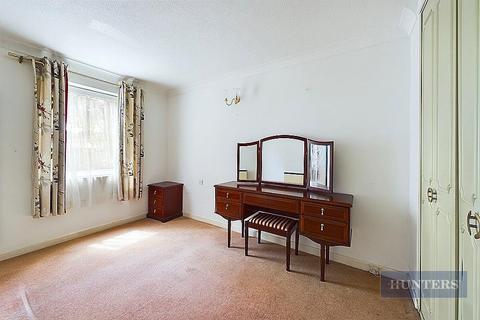 1 bedroom flat for sale, Mersham Gardens, Southampton, SO18