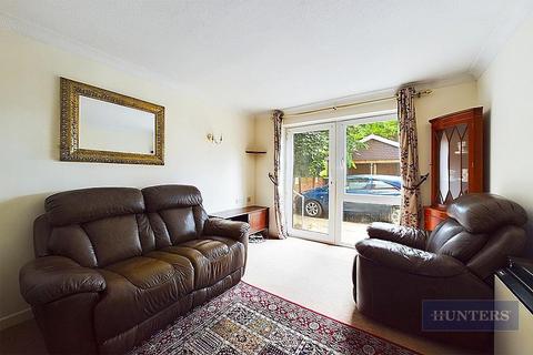 1 bedroom retirement property for sale, Mersham Gardens, Southampton, SO18