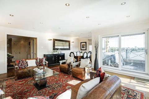 3 bedroom penthouse to rent, Russell Close, Chiswick, W4