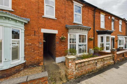 2 bedroom terraced house to rent, Mildmay Street, Lincoln