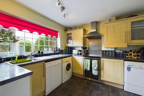 3 bedroom terraced house for sale, Millbrook Close, North Hykeham, Lincoln