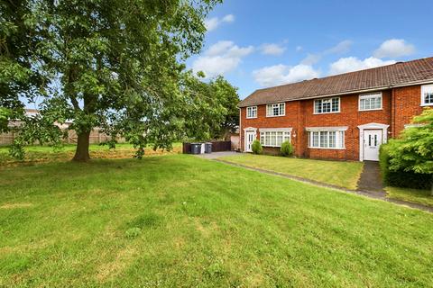 3 bedroom terraced house for sale, Millbrook Close, North Hykeham, Lincoln