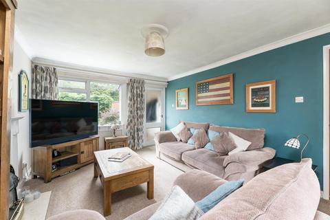 10 Rumplecroft, Otley, LS21 2RE