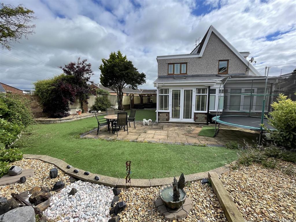 Pemberton Park, Llanelli 4 bed semidetached house for sale £245,000