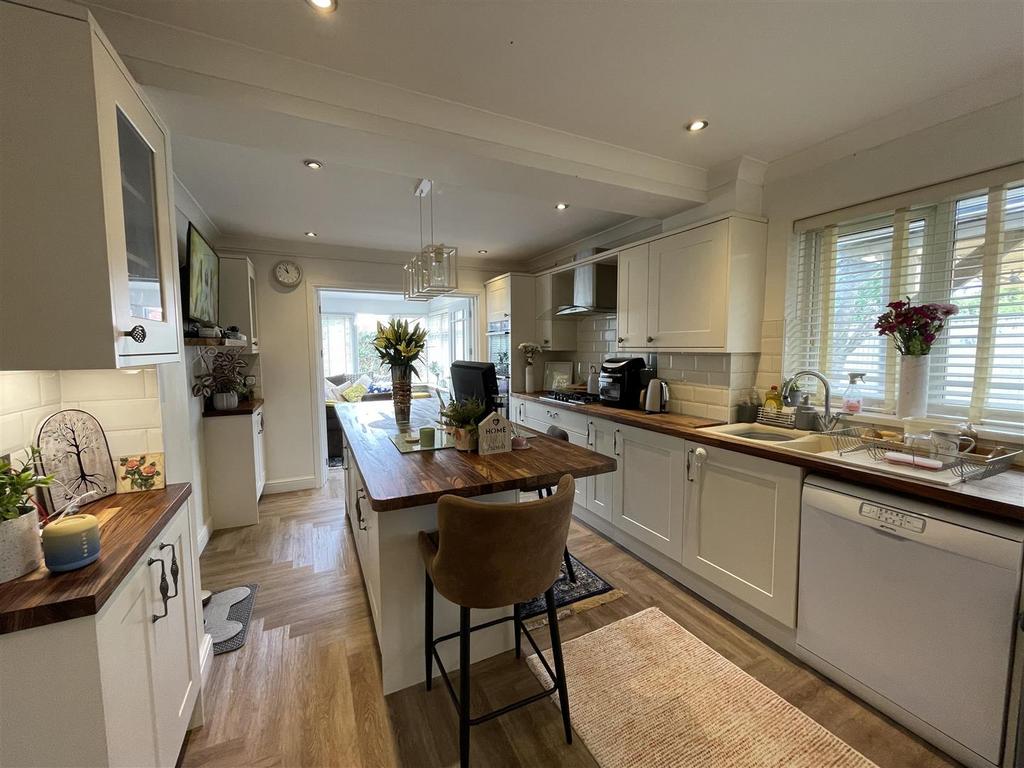 Pemberton Park, Llanelli 4 bed semidetached house for sale £245,000