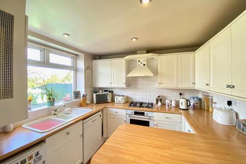 4 bedroom semi-detached house for sale, Armitage Avenue, Brighouse