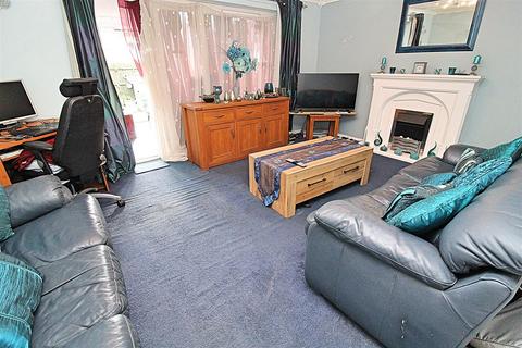 3 bedroom terraced house for sale, Lanchester Way, Birmingham B36