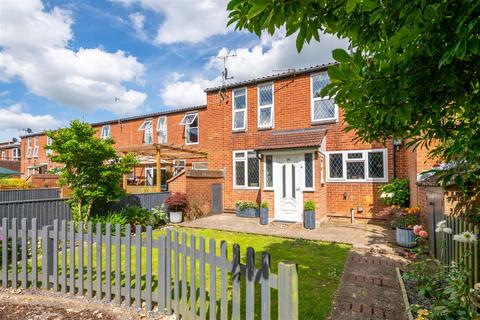 3 bedroom terraced house for sale, Hyperion Walk, Horley