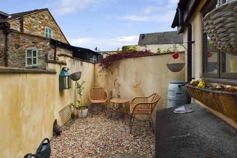 2 bedroom end of terrace house for sale, Mount Street, Welshpool