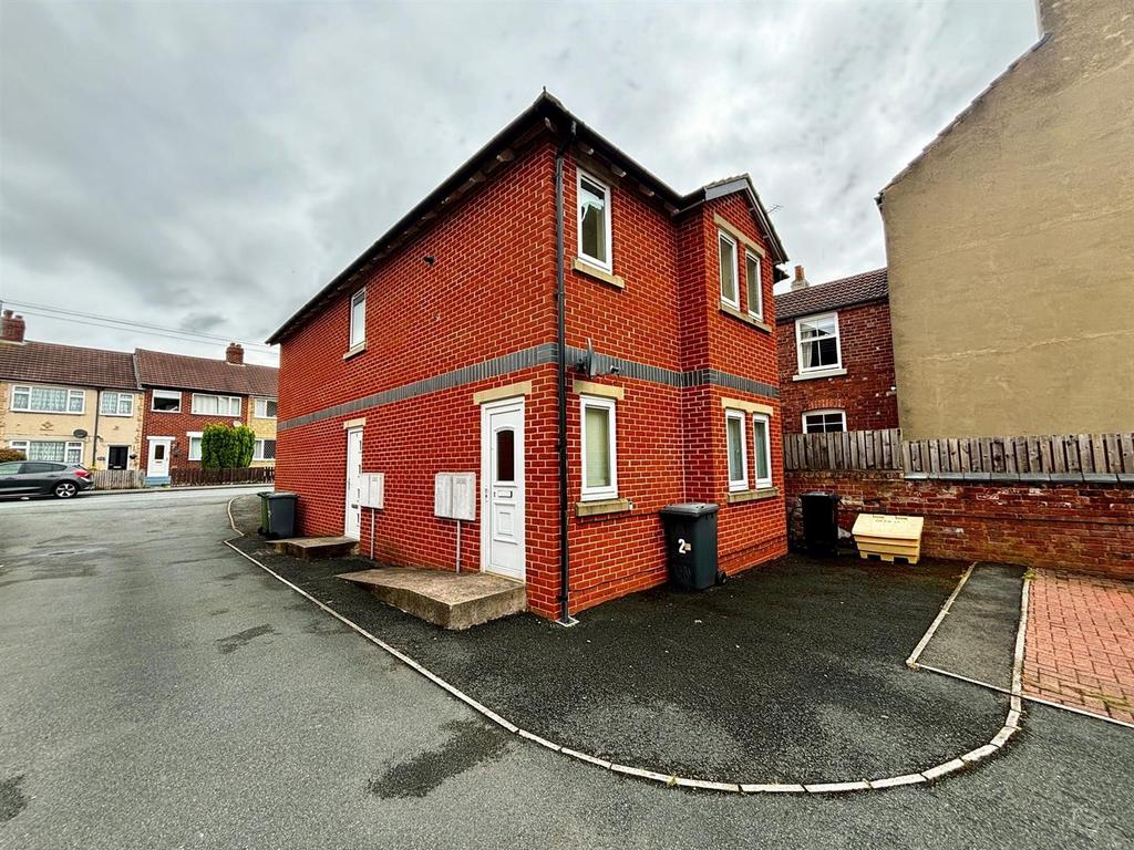 St. Josephs Court, Garforth, Leeds 2 bed apartment for sale £160,000