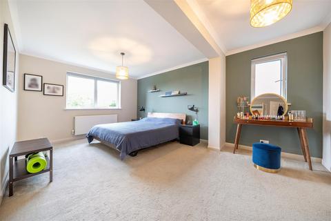 3 North Drive, Ruislip, HA4 8HA