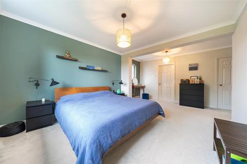 3 North Drive, Ruislip, HA4 8HA
