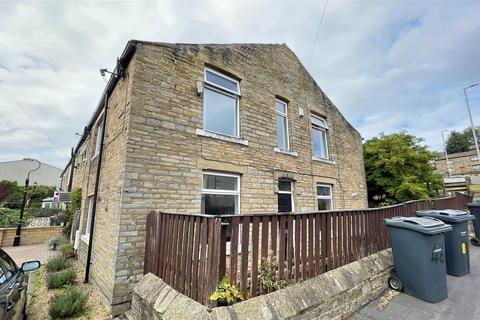 3 bedroom end of terrace house for sale, Victoria Road, Eccleshill