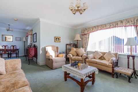 3 bedroom maisonette for sale, Redwood Court, Cardiff CF14