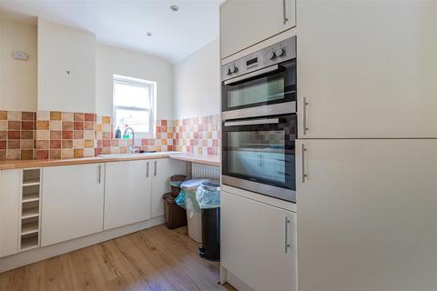 2 bedroom maisonette to rent, Kings Road, Cardiff CF11