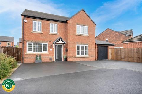 4 bedroom house for sale, Hewer Close, New Rossington, Doncaster