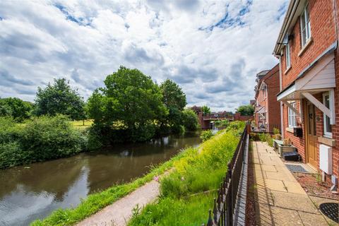 3 bedroom end of terrace house for sale, Fen Close, Kidderminster