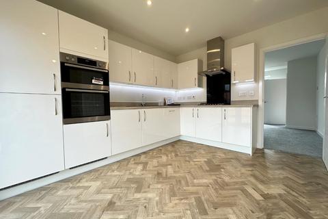 3 bedroom semi-detached house to rent, Jubilee Road, Northampton NN5