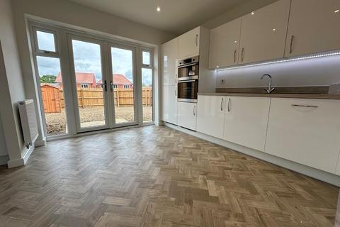 3 bedroom semi-detached house to rent, Jubilee Road, Northampton NN5