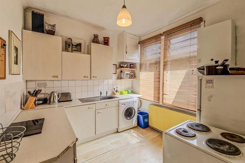 1 bedroom flat for sale, Ramuz Drive, Westcliff-on-Sea SS0