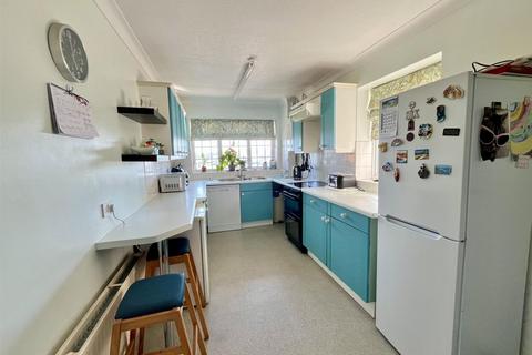 5 bedroom semi-detached house for sale, Arundel Road, Newhaven