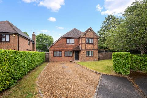 4 bedroom detached house for sale, Walnut Grove, Banstead