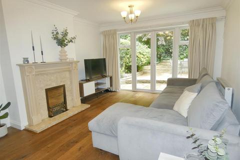 8 Broome Gardens, Sutton Coldfield, B75 7JE