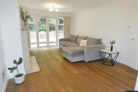 8 Broome Gardens, Sutton Coldfield, B75 7JE