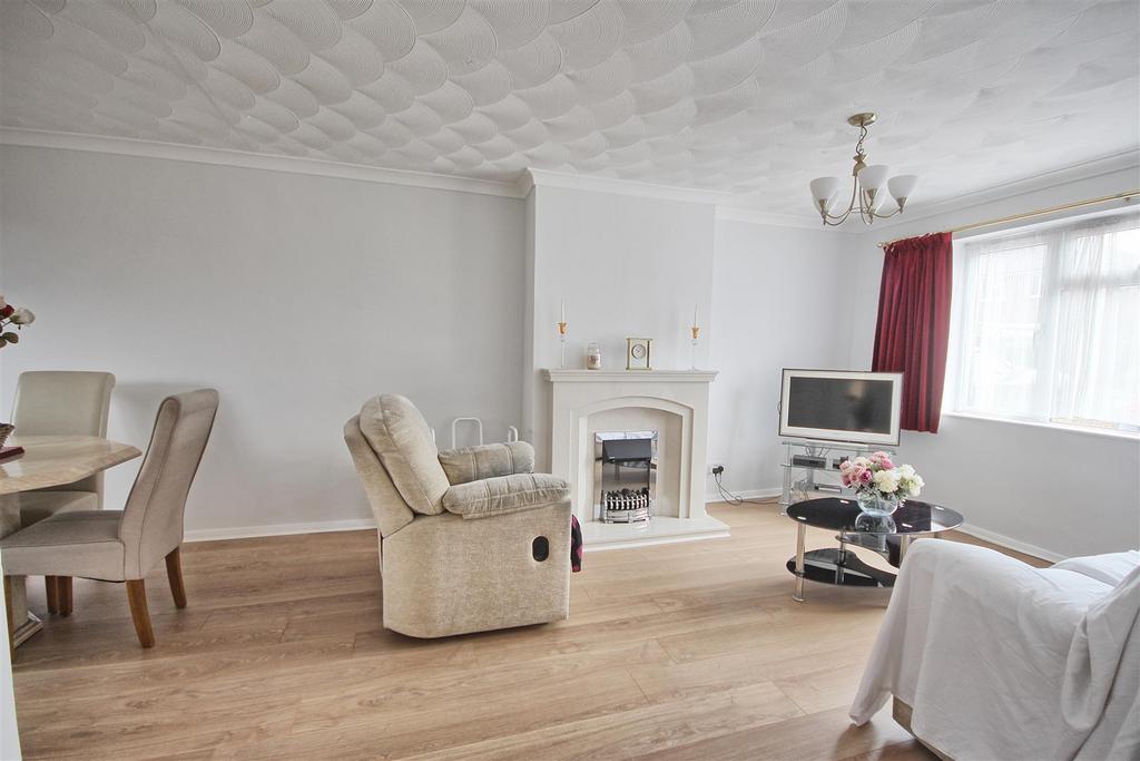 Living/dining room