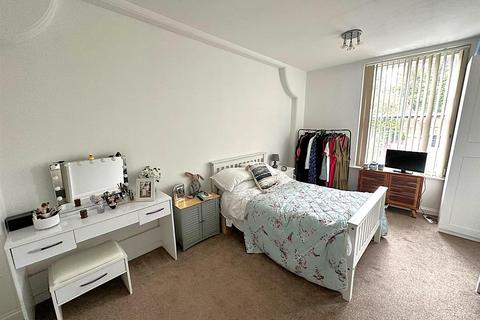 1 bedroom flat to rent, High Street, Stourbridge