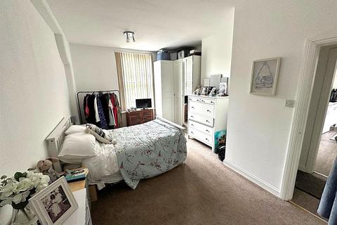 1 bedroom flat to rent, High Street, Stourbridge