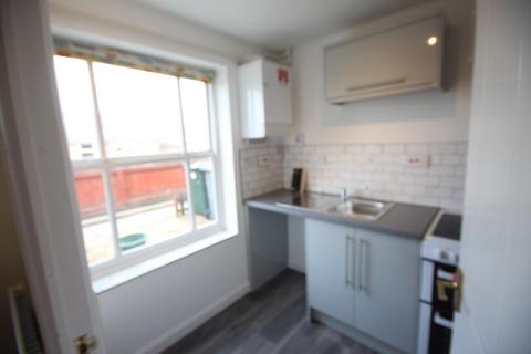 2 bedroom terraced house to rent, Tinkler Stile, Thackley