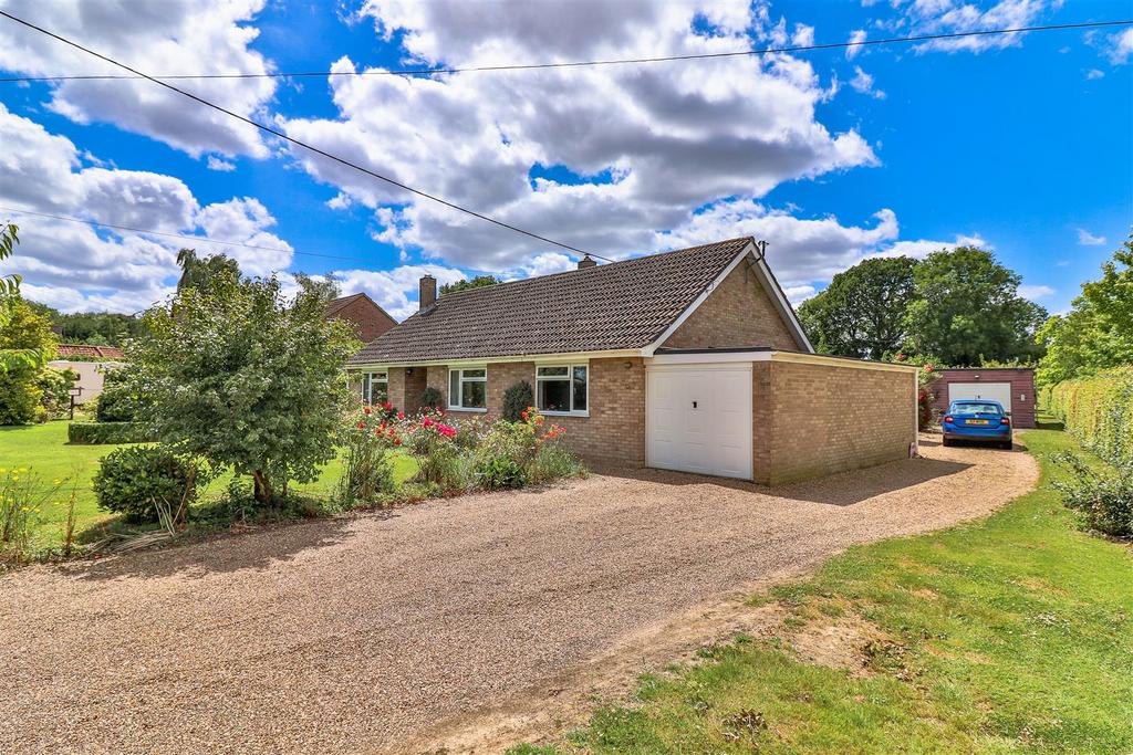 Stackwood Road, Polstead Heath... 3 bed detached bungalow for sale £