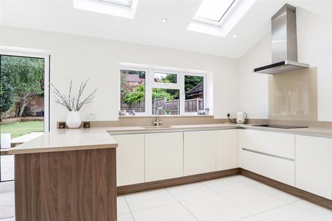 4 bedroom detached house for sale, Pears Close, Kenilworth