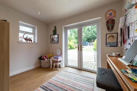 21 Ladbrook Road, Solihull, B91 3RN