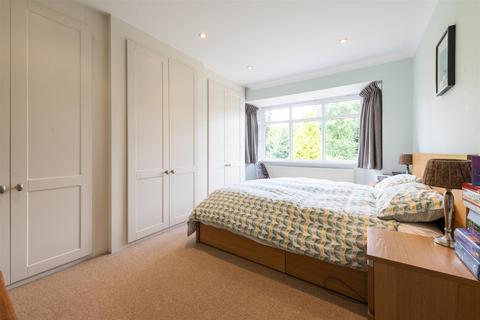 21 Ladbrook Road, Solihull, B91 3RN